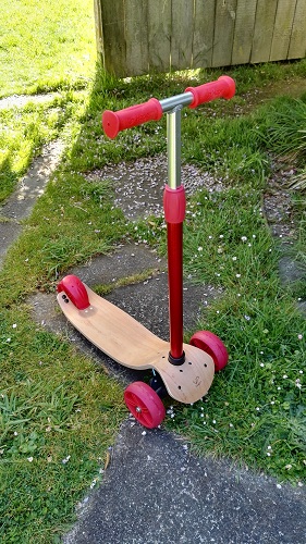 Hape store wooden scooter